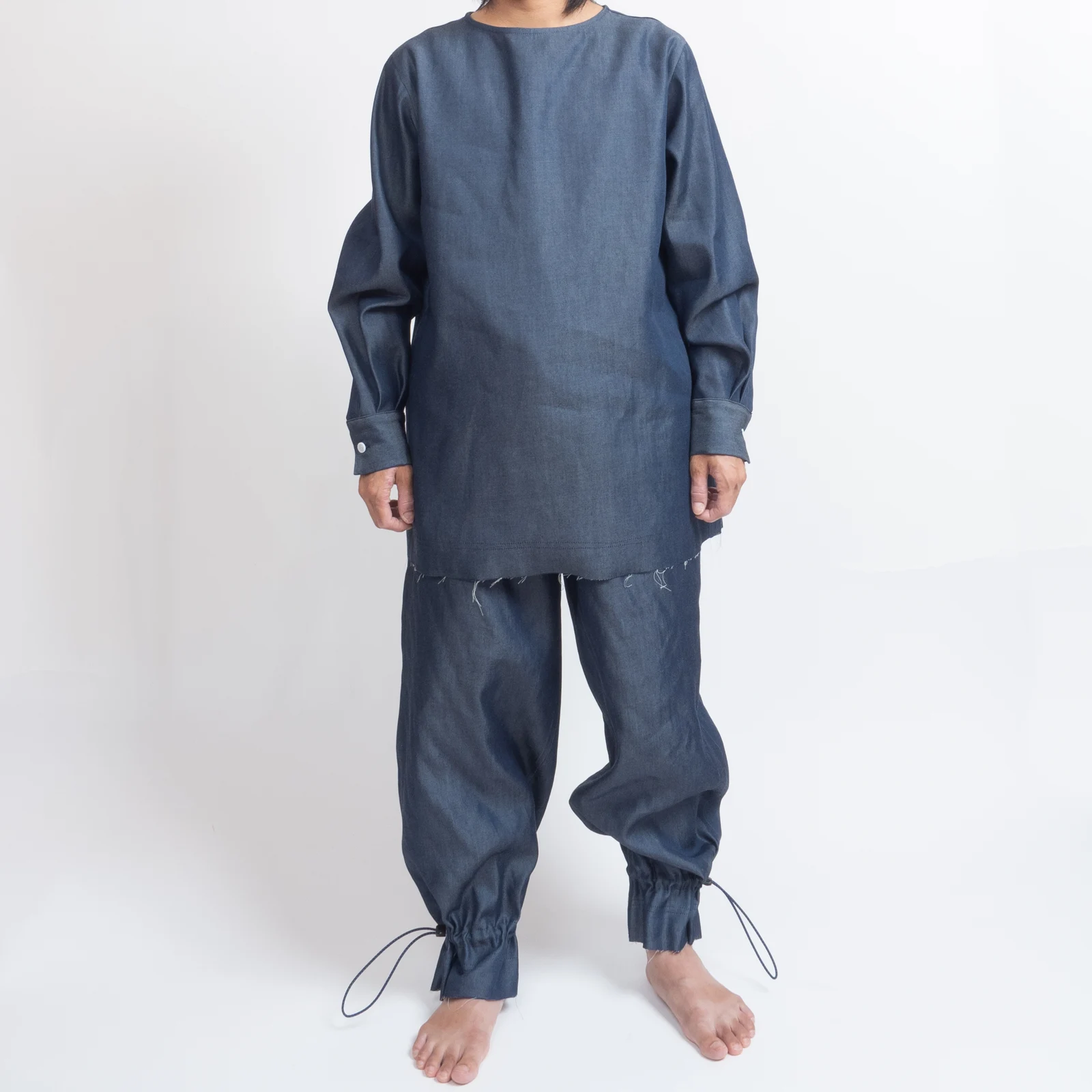 CUT OFF DENIM EASY PANTS